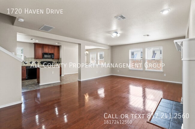 Building Photo - 1720 Haven Dr