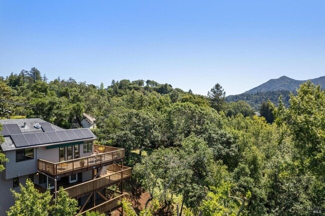 Building Photo - Newly Renovated Ross Four Bedroom & Three Bathroom Home on 1/2 acre with AC and Views