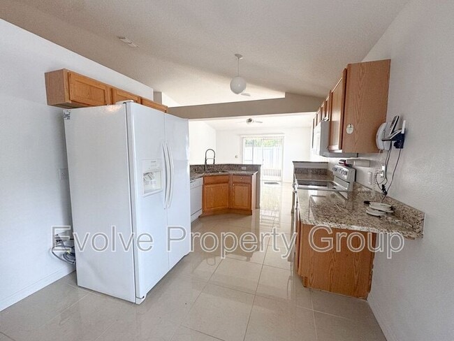 Building Photo - 21 Llanes Pl