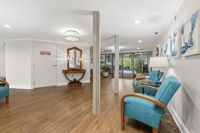 Building Photo - 1Bd/1Ba Edmonds Condo