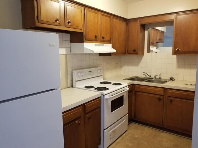 Building Photo - 1245 Overbrook Dr