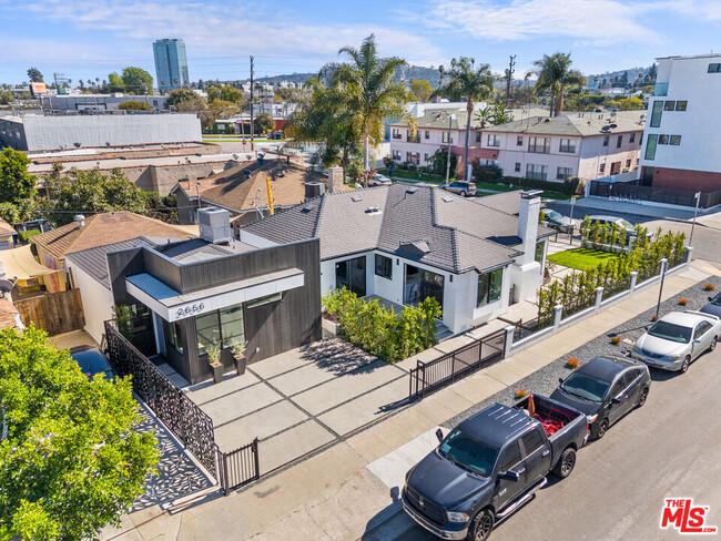 Building Photo - 2656 S Garth Ave