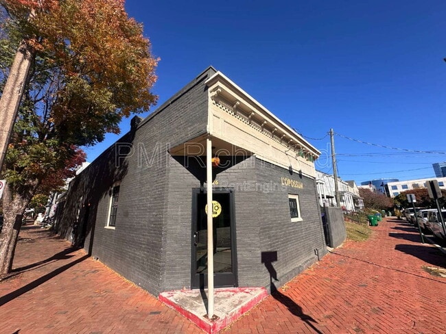 Building Photo - 728 S Pine St