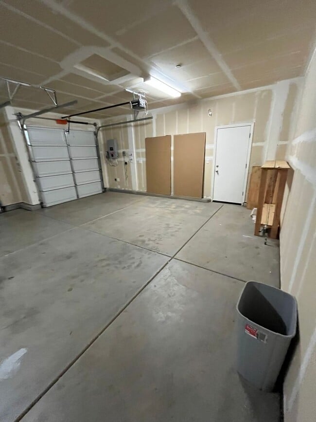 Building Photo - 1623 Dock Ave