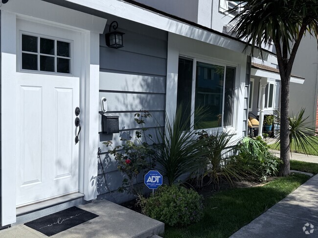 Building Photo - 10152 Ascot Cir