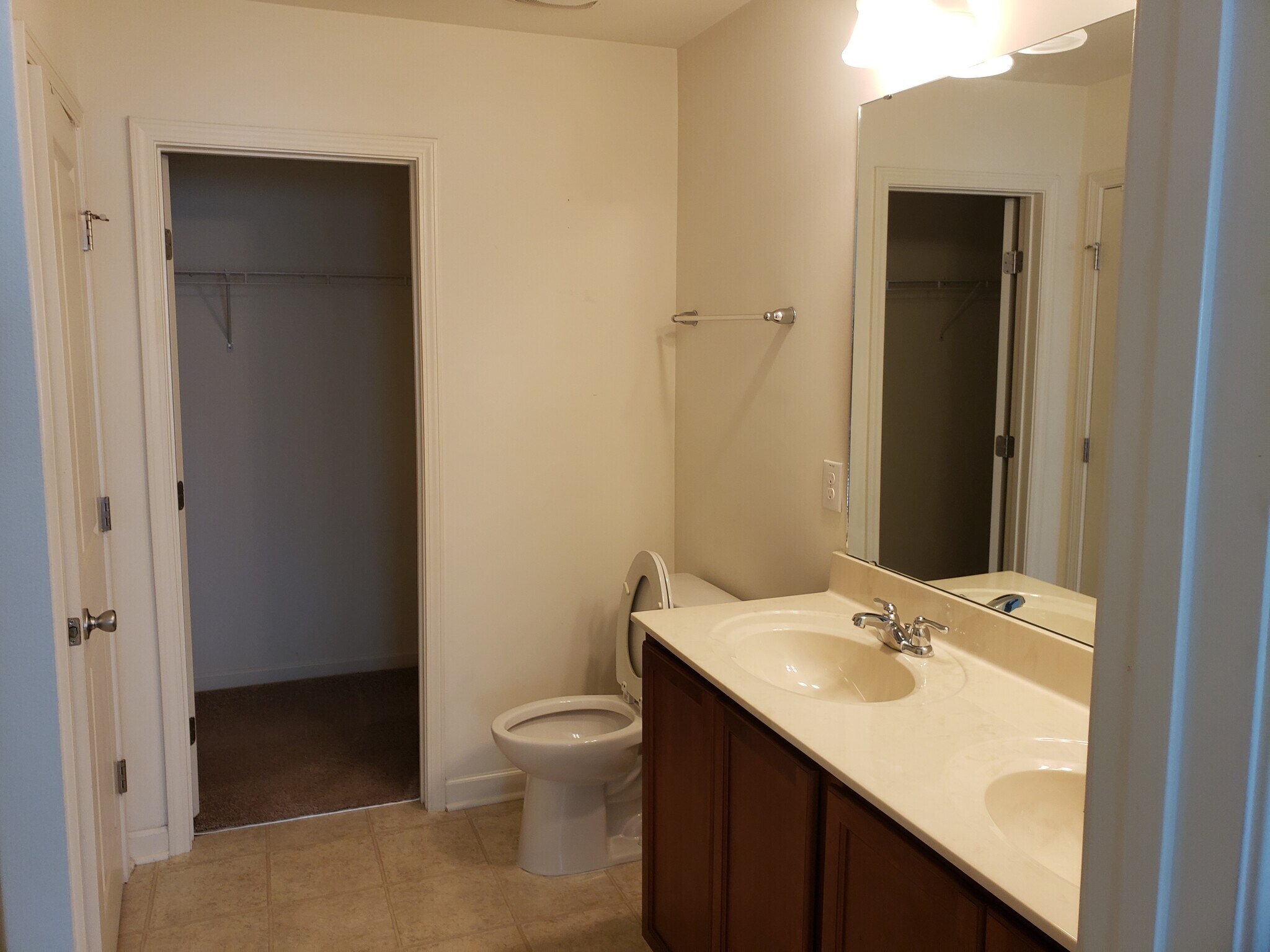 Building Photo - 944 Avondale Dr