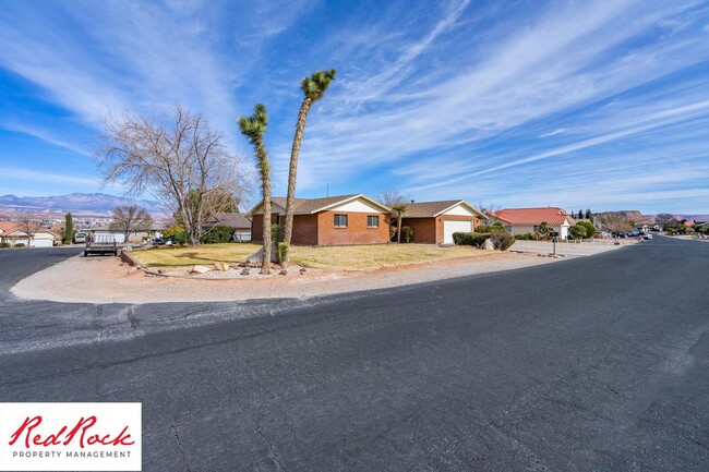 Building Photo - Upgraded 3 Bedroom Home in Bloomington Hills