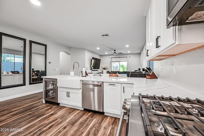 Building Photo - 3156 E Country Shadows St