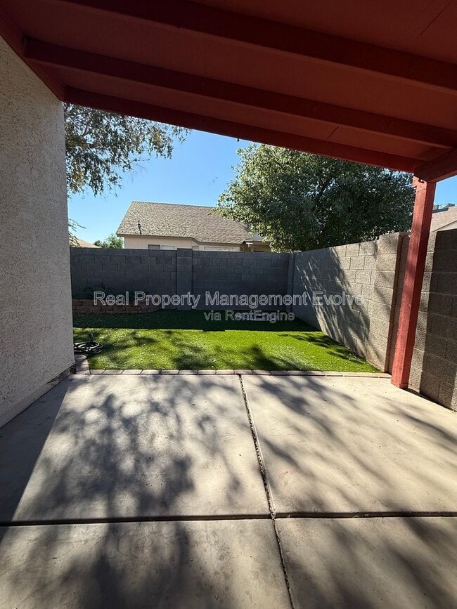 Building Photo - 8771 W Grovers Ave