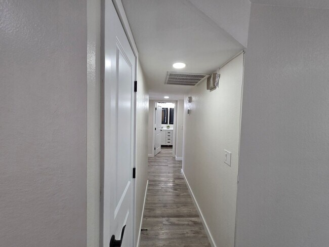 Building Photo - Beautiful 3 bedroom / 2 bath in Scottsdale!