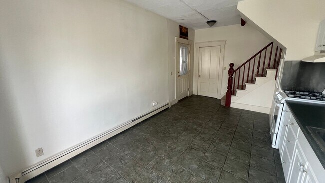 Interior Photo - 21-25 Pierce St.