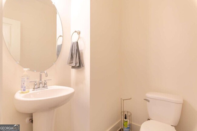 Building Photo - 46 Cannondale Dr