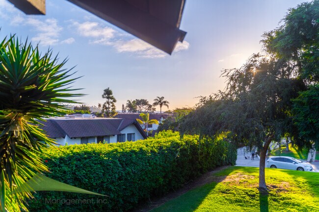 Building Photo - 2479 Caminito Ocean Cove