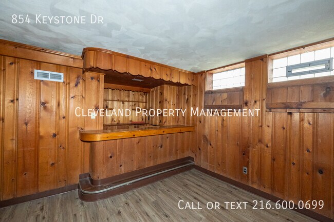 Building Photo - 854 Keystone Dr