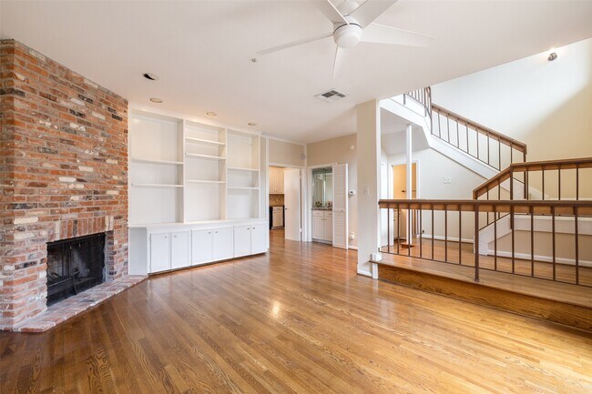 Building Photo - 5850 Valley Forge Dr