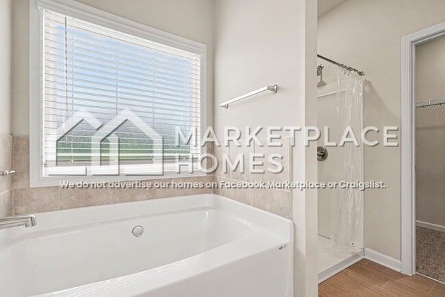 Building Photo - 204 W L Miller Dr