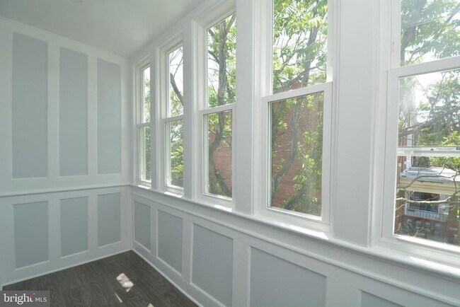 Building Photo - 1724 2nd St NW