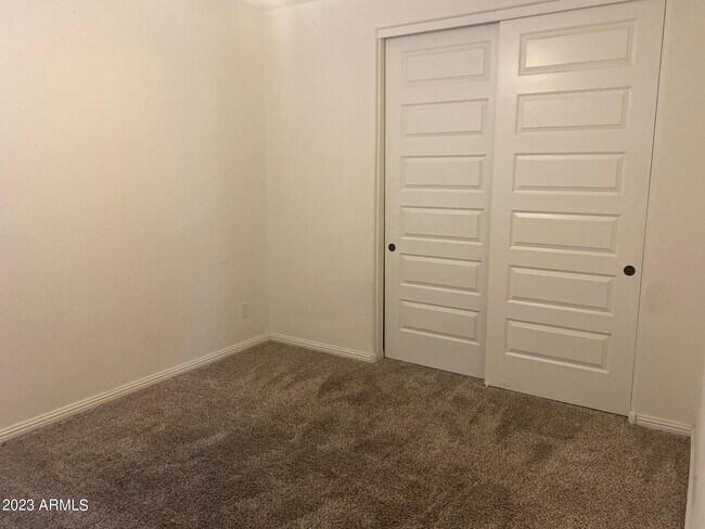 Building Photo - 826 W Nova Pl