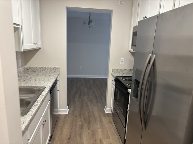 Building Photo - South Nashville 2 bedroom 2 bath Condo