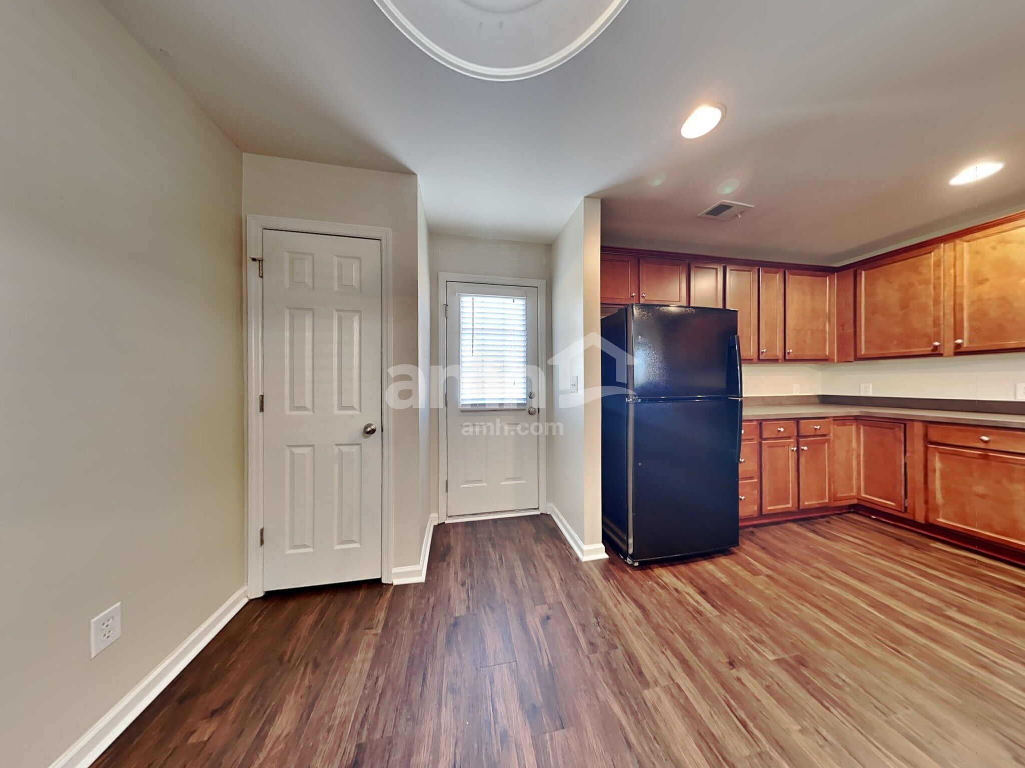 Building Photo - 1140 Moss Grove Dr