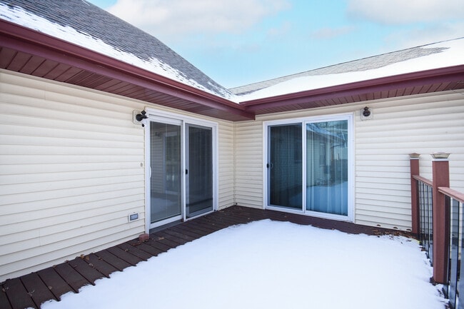 Building Photo - 317 Arapahoe Trail