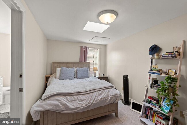 Building Photo - 3205 Hudson St