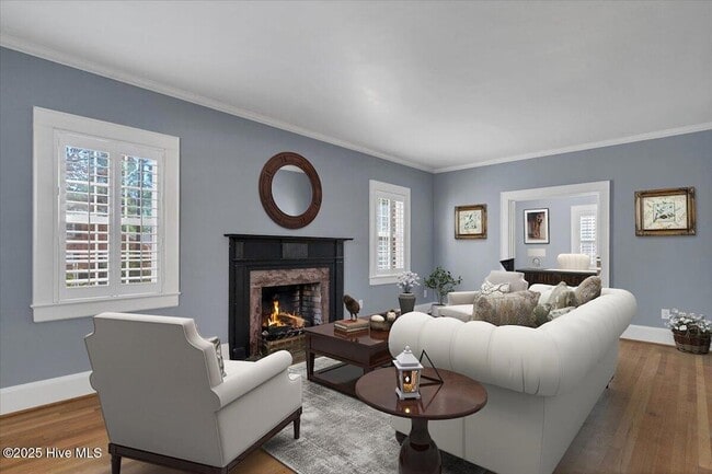 Building Photo - 300 Dogwood Ln