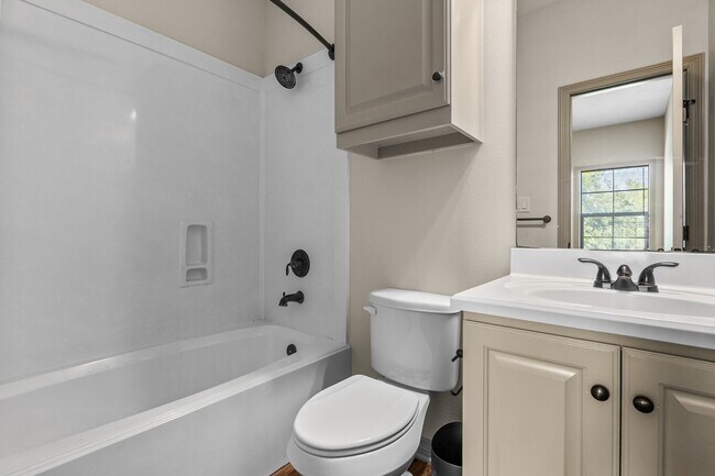 Building Photo - 403 Holleman Dr