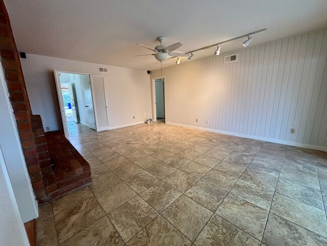 Building Photo - Spacious 4BR San Diego Home with Private Pool