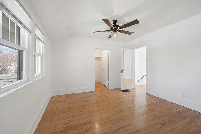 Building Photo - Charming Cape Cod Single Family