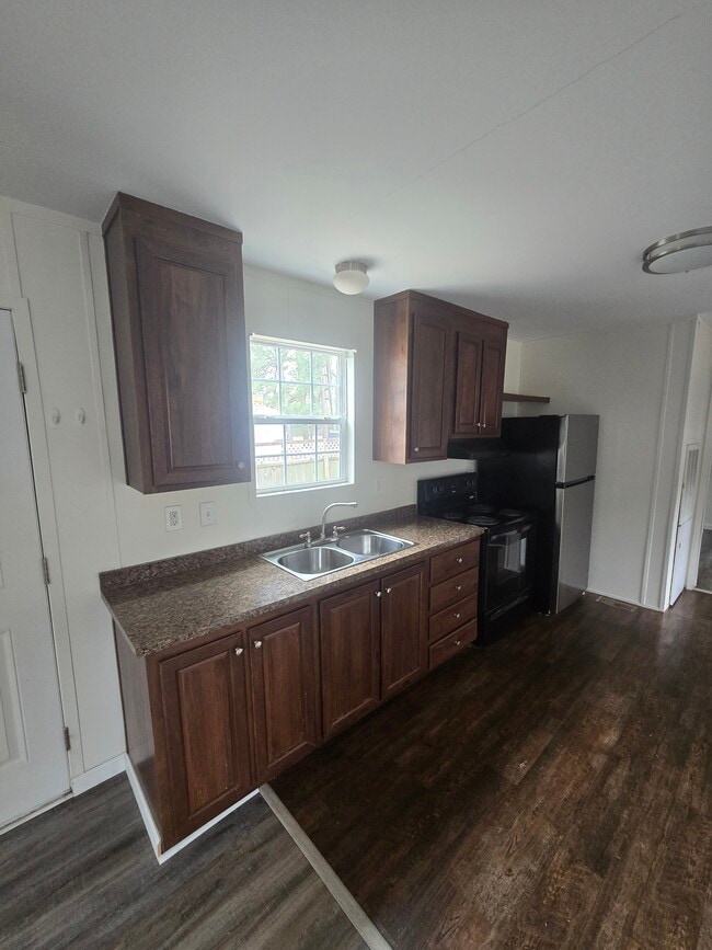 Building Photo - 111 Merrywood Dr