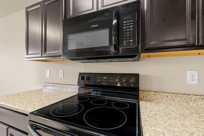 Building Photo - 1509 Birmingham Dr