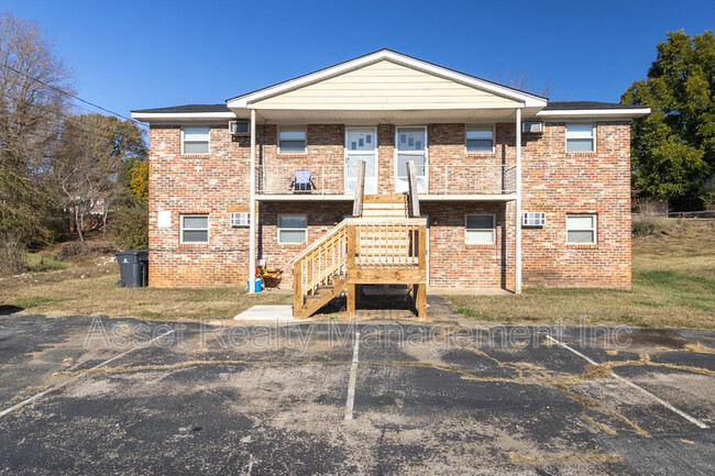 Building Photo - 1203 Fair Dr