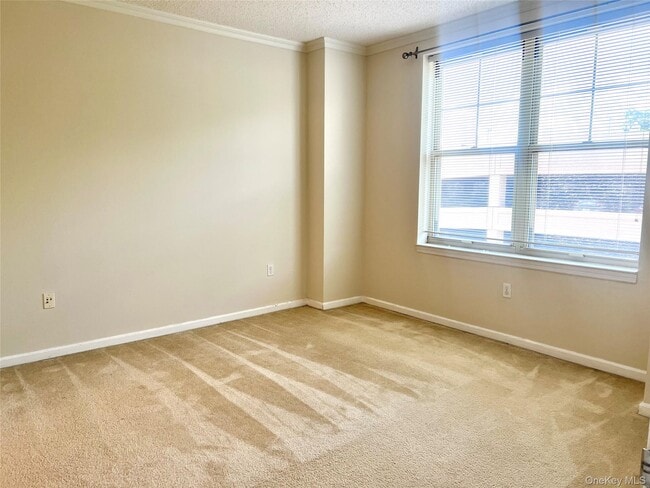 Building Photo - 300 Mamaroneck Ave