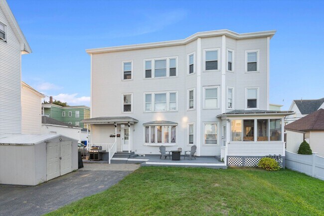 Building Photo - 462 Dubuque St