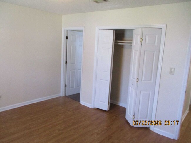 Building Photo - 105 Gala Ct