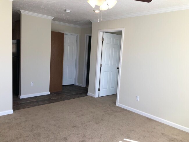 Building Photo - 1316 Cora Ln