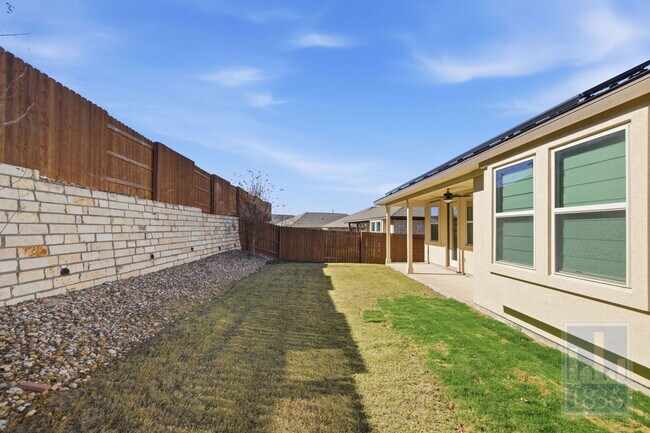 Building Photo - 19312 Fernando Trl