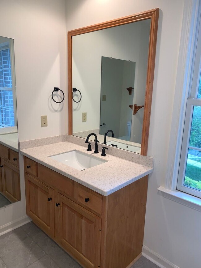 Building Photo - Don't Miss Out On This New Cumberland Town-Home For Rent, 3 Stories/3 Bedrooms/2.5 Bathroom In We...