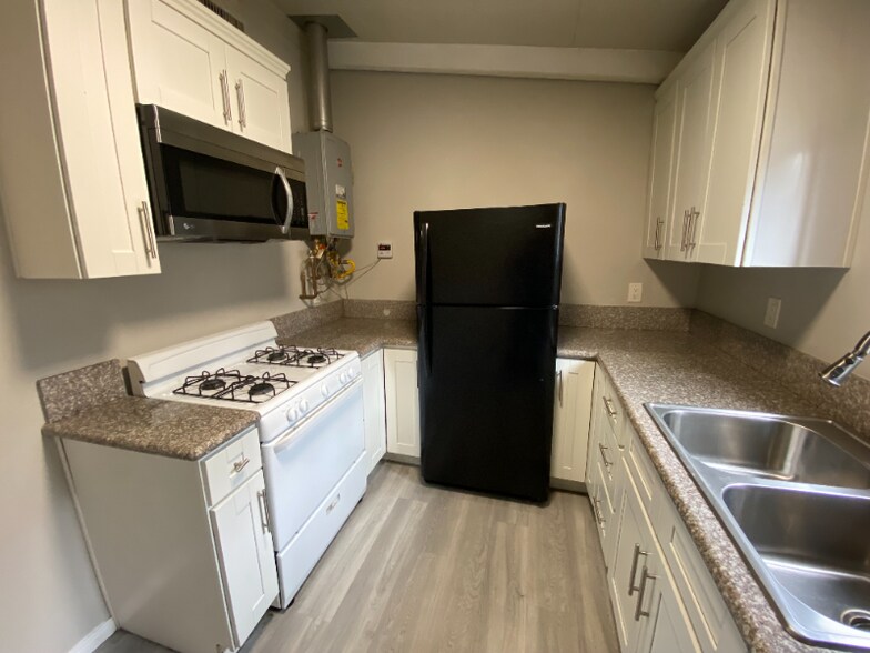 Building Photo - 2916 W Century Blvd