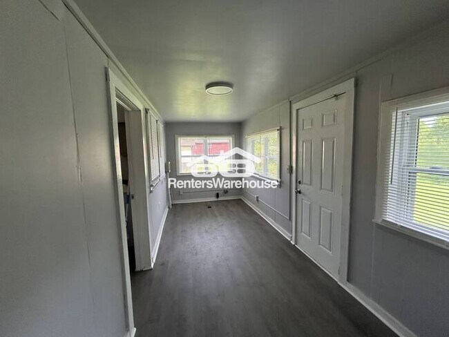 Building Photo - Charming 3 bedroom 1 bath home