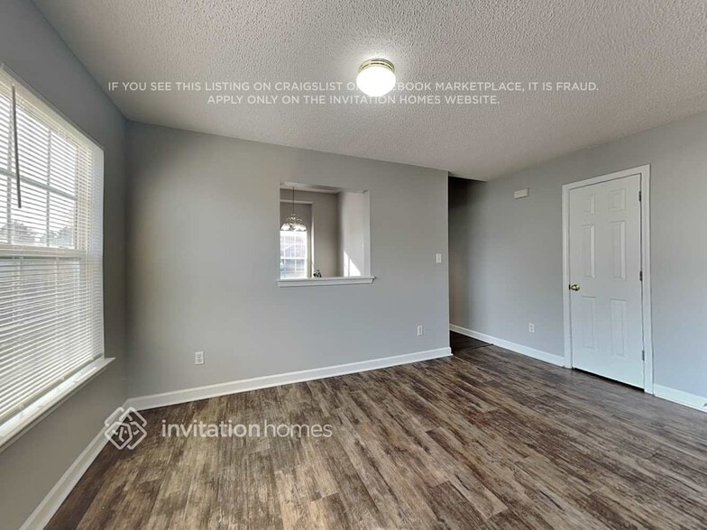 Building Photo - 4840 Aldersbrook Dr