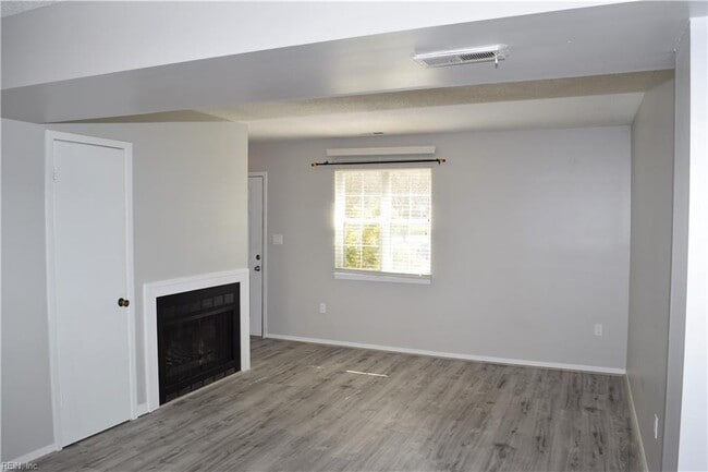 Building Photo - 12773 Woodside Ln