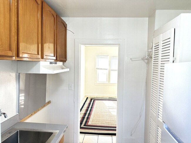 Building Photo - 2648