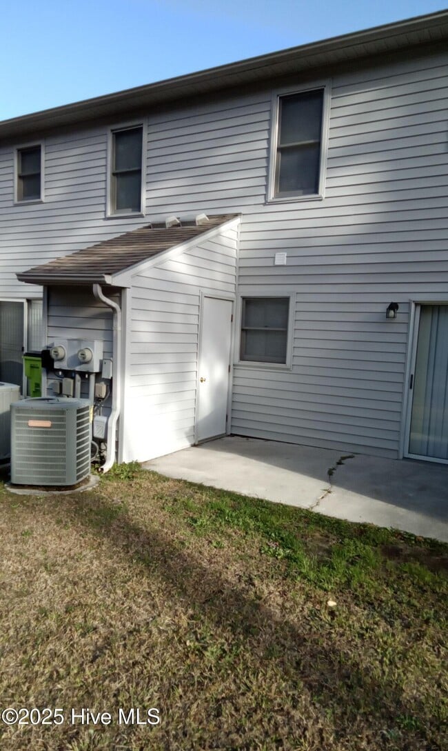 Building Photo - 6 Portwest Townhouses Dr