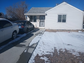 Building Photo - 985 N Oakland St