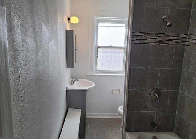 Building Photo - 1281 S Broad St