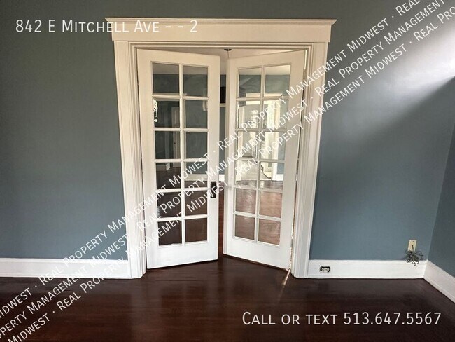 Building Photo - 842 E Mitchell Ave