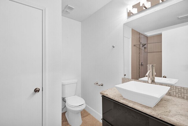 Building Photo - 9800 Pagewood Ln