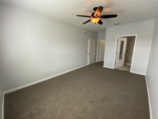 Building Photo - Beautiful 2 bedroom, 2 bathroom condo for ...